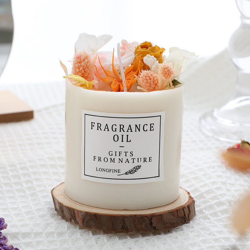 Home Decor Featuring Dried Flowers and Scented Candles